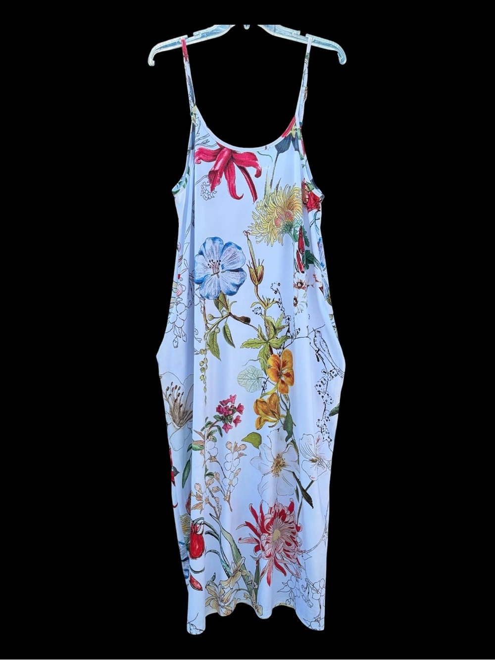 IT HAS POCKETS! White floral feminine maxi dress